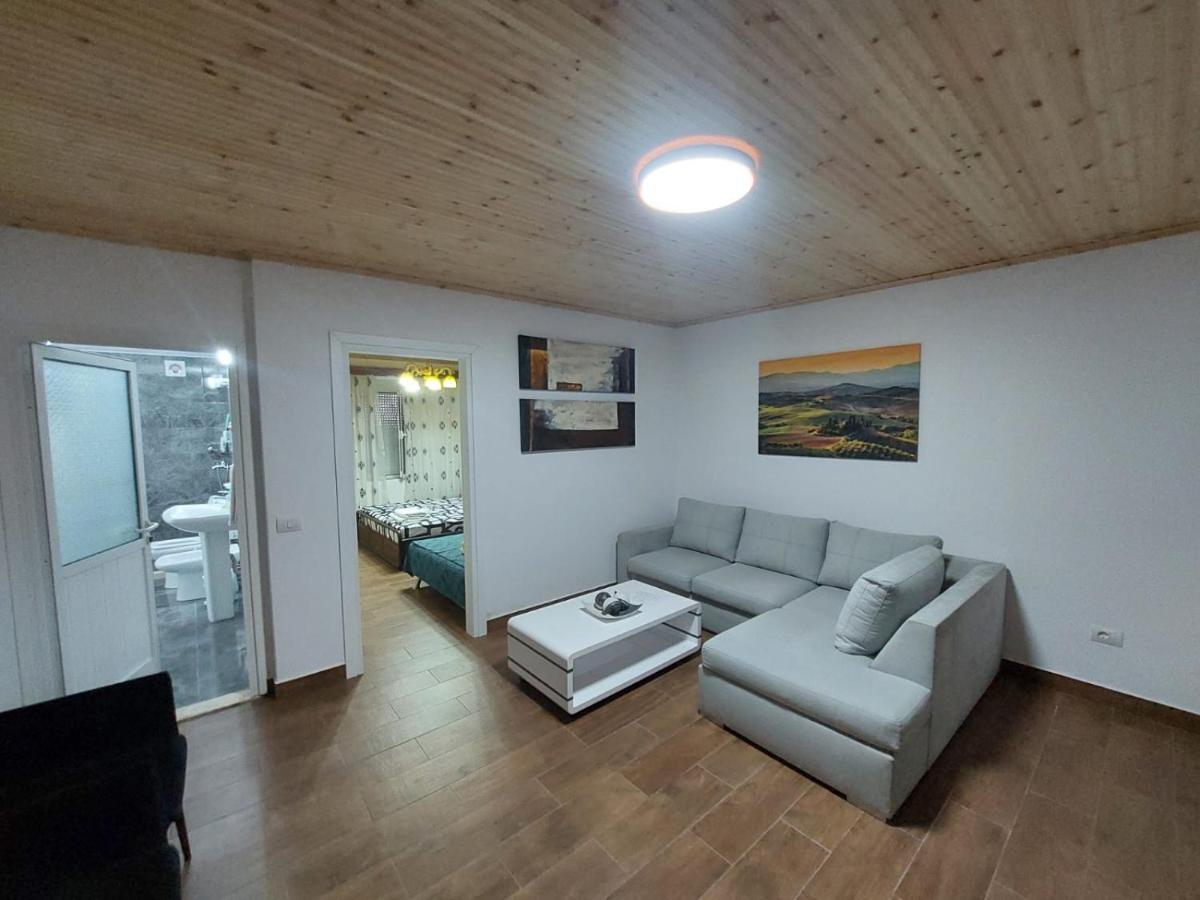 Herta Apartment เบราท ภายนอก รูปภาพ